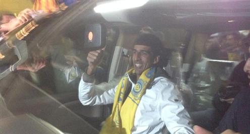 الحوسني يجتاز الكشف الطبي قبل التوقيع الرسمي للنصر